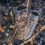 מהקאפיטל גייט באבו-דאבי למגדלי הנחושת בניו יורק, מגדלי הפאר משתלטים על קו הרקיע בערים הנחשקות בעולם. ומה בישראל? פרויקט Exchange Ramat Gan, מגדל המגורים היוקרתי ברמת גן, המתנשא לגובה 55 קומות ממשיך לשבור שיאים.